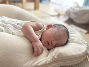 ユニースリープで寝る赤ちゃん